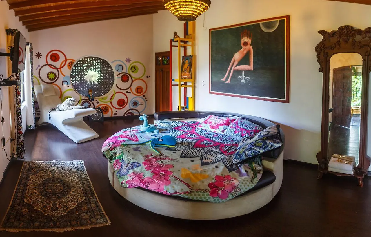 Lodge The Secret Buddha Medellin